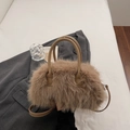 Sac fourre-tout marron en fausse fourrure douce avec poignées en cuir et bandoulière - Kaki Sans Pendentif