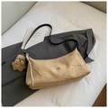 Sac à bandoulière kaki plissé chic avec lanières noires et charmant petit ours - Avec Pendentif / Kaki
