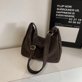 Grand sac cabas marron foncé au design minimaliste avec boucle en métal doré élégante - Sans pendentif / Marron