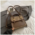 Sac à dos rétro marron en suédine avec boucles dorées et surpiqûres fines - Café sans Pendentif