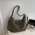 Minimalistische große olivgrüne Hobo-Tasche aus weichem Lederimitat für Damen - Grau Ohne Anhänger