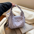 Elegante borsa tote da donna in nylon lilla con tasca a patta e chiusura lampo superiore - Viola