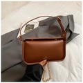 Sac sous le bras en cuir marron caramel avec chaîne dorée et logo B LANBAI doré - Marron