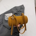 Borsa a cilindro giallo senape minimalista con tracolla regolabile in uno stile retrò - Marrone