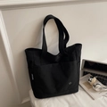 Große schwarze Nylon-Tragetasche mit Vordertasche und Schultergurt für den Alltag - Schwarz