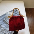 Bolso tote de jacquard rojo con asas de bambú y textura floral en relieve - Estilo 1