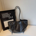 Grand sac cabas en cuir marron minimaliste avec cordons noués et boucle magnétique - Noir