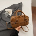 Sac à main Boston rétro camel avec surpiq coutures blanches et bandoulière amovible réglable - Marron (Sans Pendentif)