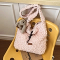 Pink plush tote bag with gray bunny charm and star-picking label in variant pink color - With Pendant / Pink