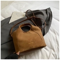 Retro brown high-capacity faux leather bucket bag with an adjustable shoulder strap - Brown No Pendant