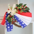 Patriotischer USA Unabhängigkeitstag Kranz mit Juteschleife und Sternen und Streifen Dekor - Unabhängigkeitstag Flagge Rattan Kranz 35cm