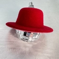 Mini palla da discoteca a specchio con cappello festivo in feltro rosso e gancio - Palla 5cm Rosso