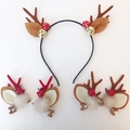 Set da 5 pezzi di accessori natalizi con cerchietto a corna di renna, campanellini e pompon - Set Cerchietto Renna e Fermagli Bacche