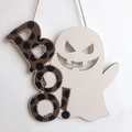 Halloween Holzschild Boo mit weißem Geist Anhänger für die Party Wanddekoration - Gespenst/BOO!-Stil