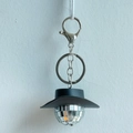 Disco-Kugel Schlüsselanhänger mit schwarzem Cowboyhut und silbernem Karabinerhaken - 3cm Spiegelkugel / Schwarz