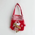 Rote Samt-Weihnachtstüte mit 3D-Bären-Design und goldenen Glöckchen-Details - Stil 1 Bär
