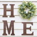 Set HOME rustico con tre lettere in legno e una ghirlanda di eucalipto decorazione casa - Set Insegna in Legno HOME e Corona