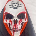 Halloween Gruselige Skelettmaske mit Blutflecken und schwarzer Kapuze für Kostümpartys - Skelettmaske (kj07)