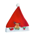 Dettaglio del cappello di Natale rosso con peluche di renna 3D e ricamo di agrifoglio - Stile Bambino Renna