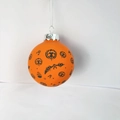 Palla decorativa arancione opaca per Halloween con zucche e pipistrelli e gancio argento - 8cm / Stile Mix Arancio Pipistrello Zucca Teschio