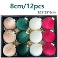 Dettaglio di 12 lussuose palline di Natale in velluto da 8 cm in confezione regalo - Rosso Verde Oro