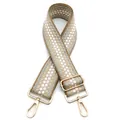 Dettaglio tracolla intrecciata larga 5cm con motivo geometrico beige e ganci in metallo oro - Motivo a Rombi Geometrici (Fibbia in Argento) / Bordo Cachi Bianco Sporco