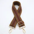 Détail de la sangle réglable au tissage marron avec motifs et boucles en métal doré - Motif Losange Géométrique (Boucle Argentée) / Brun Foncé