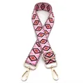 Details des verstellbaren Taschenriemens mit rosa Rautenmuster und Goldkarabinern - Silberverschluss / Nr. 10 Rosa Kaffee