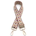 Detail eines verstellbaren Boho-Taschenriemens mit Rautenmuster und goldfarbenen Metallhaken - Silberverschluss / Nr. 27 Weinrot Grau