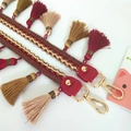 Tracolla in stile etnico con nappe colorate e chiusure a moschettone dorate - Stile con Nappina Rosso Vino / 80 cm