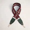 Gros plan sur la bandoulière ethnique jacquard avec broderies et crochets dorés - Style 1 Vert