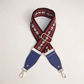 Dettaglio di tracolla etnica larga con motivi rossi e ganci metallici dorati - Blu Stile Etnico