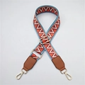 Détail de la bandoulière réglable style ethnique avec motifs géométriques colorés - Marron Coloré