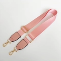 Correa de nailon rosa ajustable para bolsos con hebillas doradas y remates de cuero - Cierre de Plata / Rosa