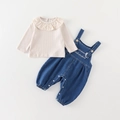 Baby Mädchen Herbstset mit cremefarbenem Rüschenoberteil und blauer Denim-Latzhose - 73cm / Blau