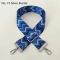 Nahaufnahme des blauen Wellenmuster-Taschenriemens mit silbernem Metallverschluss - Blaues Wellenmuster (Nr. 73 Silberverschluss)