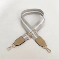 Bandoulière réglable beige avec rayures argentées pailletées et boucles en métal doré - Kaki