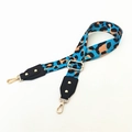 Tracolla regolabile con stampa leopardata blu, rivetti dorati e ganci in metallo - Acqua