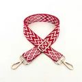 Tracolla etnica in tessuto rosso con motivi geometrici e moschettoni dorati lucidi - No. 14 Rosso