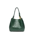 Sac à main en cuir tressé vert foncé avec nœud en métal doré et silhouette de panier - Grand / Émeraude