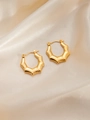 Macro shot of gold-plated hexagonal earrings with bamboo texture on silk background - Hexagonal Bamboo Texture Style (BJGE0248)