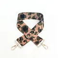 Dettaglio tracolla regolabile con stampa leopardata e moschettoni in metallo dorato - Leopardo Verde (Stile 6) / Chiusura in Argento