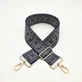 Dettaglio del motivo geometrico boho su tracolla regolabile blu per borsa a spalla - Fibbia Argentata / Modello A1