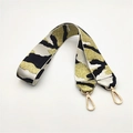 Detail der dicken Camo-Webgurte und goldener Karabinerverschlüsse für Handtaschen - Silberverschluss / Khaki-Tarnung