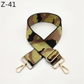 Détail de la bandoulière camouflage tissée avec longueur réglable et boucles dorées - Fermoir en Argent / Fil d'Or Rose Chair (Z-41)