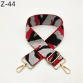 Détail d'une bandoulière camouflage réglable avec tissage rouge, noir, argent et boucles dorées - Fermoir en Argent / Fil d'Argent Rouge (Z-44)