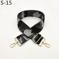 Détail d'une large bandoulière camouflage réglable avec des crochets dorés chics - S-15 Noir Vert Gris Foncé Camouflage / Argenté