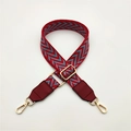 Bandoulière réglable en jacquard chevron rouge et bleu avec mousquetons dorés - Fermoir en Argent / Bordeaux Rayures Grises + Cuir Bordeaux