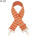 Détail de la bandoulière pied-de-poule orange et blanche avec boucles dorées réglables - Orange (A-22)