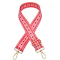 Detalle de la correa tejida Style 21 con patrón de rombos rosa y rojo y herrajes dorados - Patrón 21 (21号) / Gancho de Plata